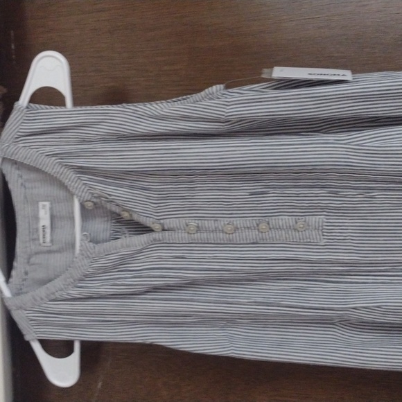 Dress - Picture 2 of 4